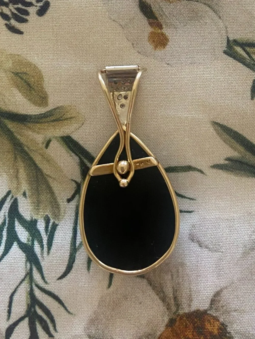 Mother of Pearl Teardrop Pendant - Picture 2 of 3